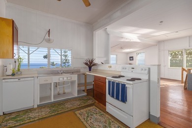This classic Hawaiian plantation home overlooking Laupahoehoe - photo 3