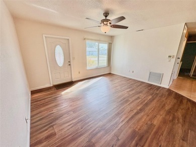 Opportunity awaits with this 3-bedroom, 2-bath home offering a - photo 4