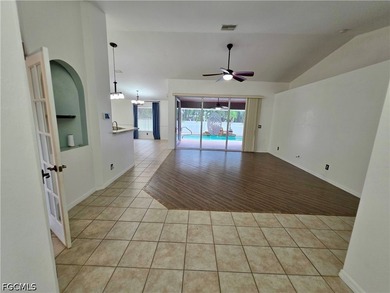Welcome to this beautifully maintained 3-bedroom plus den - photo 4