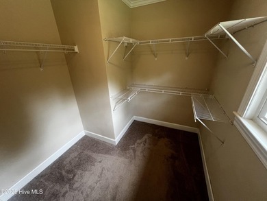 Looking for privacy and quiet living? This one owner family home - photo 14