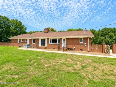 Looking for privacy and quiet living? This one owner family home - photo 15