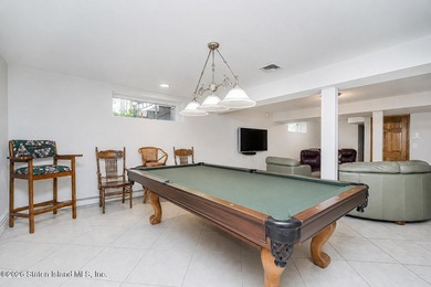 Nestled in an exclusive, tranquil section of Todt Hill, this - photo 26
