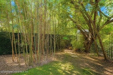 Nestled in an exclusive, tranquil section of Todt Hill, this - photo 34