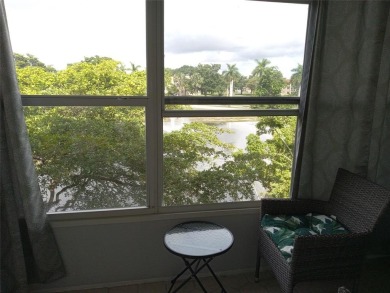 (private lake, pond, creek) Condo For Sale in Sunrise Florida