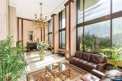 Welcome to the prestigious Pembroke, one of Fort Lee's most - photo 2