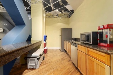 Welcome to urban luxury living in the highly sought after - photo 13