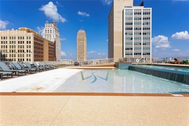 Welcome to urban luxury living in the highly sought after - photo 15