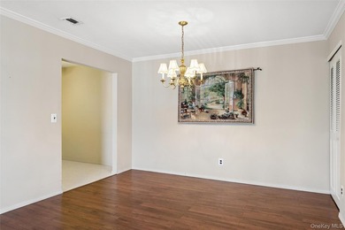 UPPER CHESHIRE UNIT. OPEN FLOOR PLAN. EAT-IN KITCHEN - photo 16