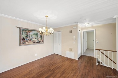UPPER CHESHIRE UNIT. OPEN FLOOR PLAN. EAT-IN KITCHEN - photo 17