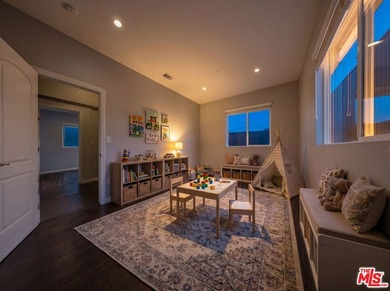 Bright, contemporary, and move-in ready this modern Harbor City - photo 19