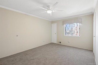 UPPER CHESHIRE UNIT. OPEN FLOOR PLAN. EAT-IN KITCHEN - photo 23