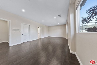 Bright, contemporary, and move-in ready this modern Harbor City - photo 24