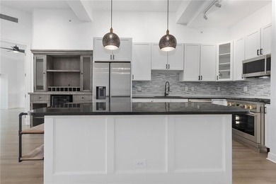 Welcome to urban luxury living in the highly sought after - photo 27