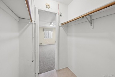 UPPER CHESHIRE UNIT. OPEN FLOOR PLAN. EAT-IN KITCHEN - photo 27