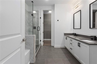 Welcome to urban luxury living in the highly sought after - photo 38