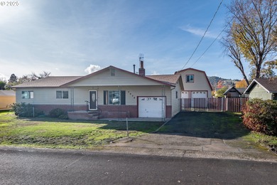 South Umpqua River Home For Sale in Roseburg Oregon