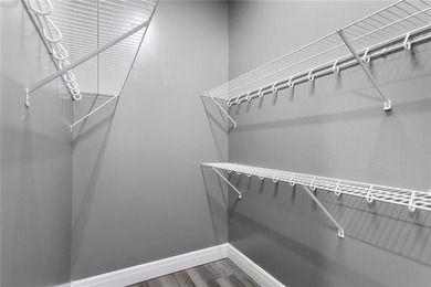 Welcome to urban luxury living in the highly sought after - photo 50