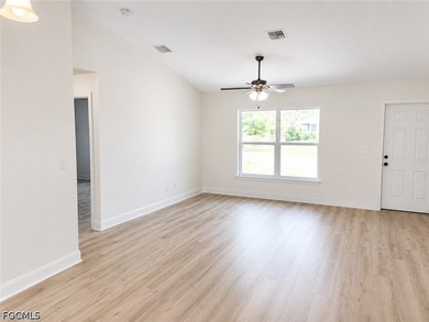 Location, Location, Location! Well-maintained 3-bedroom, 2-bath - photo 2