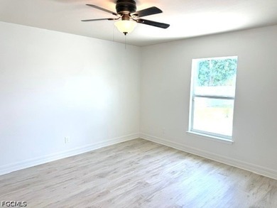 Location, Location, Location! Well-maintained 3-bedroom, 2-bath - photo 9