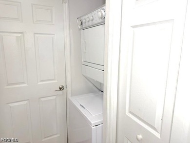 Location, Location, Location! Well-maintained 3-bedroom, 2-bath - photo 10