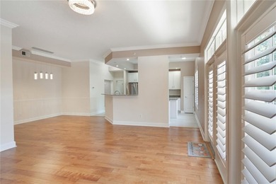 Don't miss the opportunity to own this beautiful ground-floor - photo 5