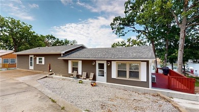 Stop dreaming about the lakeside lifestyle and start living it - photo 2