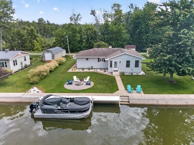 Move right in and start enjoying lake life-this beautifully - photo 2