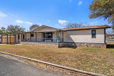 Welcome home to this well-maintained 3 bedroom, 2 bathroom home - photo 22