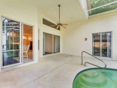 This beautifully maintained 2-bedroom, 2-bath single-story home - photo 8