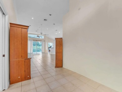 This beautifully maintained 2-bedroom, 2-bath single-story home - photo 9