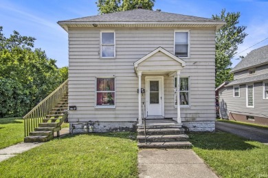 Lake Townhome/Townhouse For Sale in Elkhart, Indiana