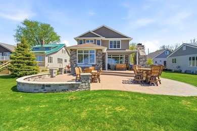 Shawano Lake Home For Sale in Shawano Wisconsin