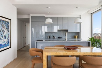 PANORAMIC WATERFRONT LIVING ABOVE THE WILLIAMSBURG SKYLINE - photo 3