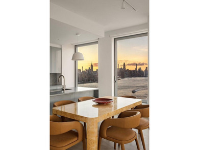 PANORAMIC WATERFRONT LIVING ABOVE THE WILLIAMSBURG SKYLINE - photo 5