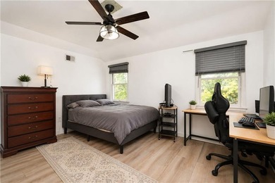 Welcome to 22 Putters Court, Staten Island, NY 10301, a - photo 19