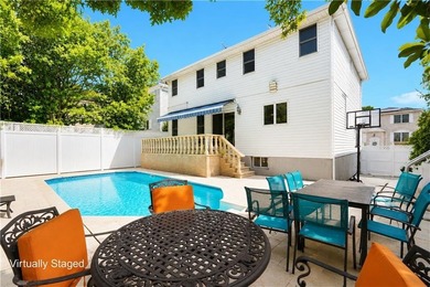Welcome to 22 Putters Court, Staten Island, NY 10301, a - photo 32
