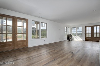 Stunning Un-Obstructed Lake View Home with High-End Finishes - photo 35
