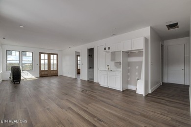 Stunning Un-Obstructed Lake View Home with High-End Finishes - photo 36
