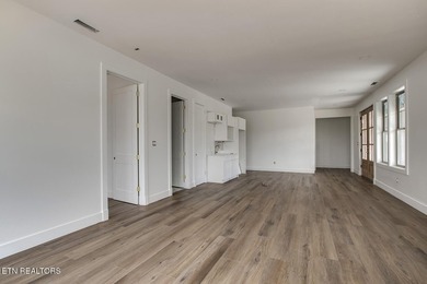 Stunning Un-Obstructed Lake View Home with High-End Finishes - photo 41