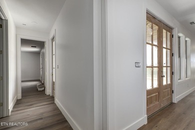 Stunning Un-Obstructed Lake View Home with High-End Finishes - photo 42