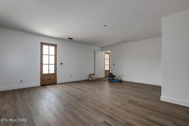 Stunning Un-Obstructed Lake View Home with High-End Finishes - photo 45