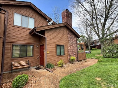 Lake Condo Sale Pending in Weldon Spring, Missouri