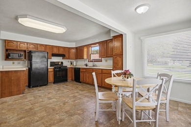 Great opportunity on this spacious corner lot located directly - photo 3