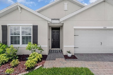 Built in 2018, this highly desirable D.R. Horton *Cali* floor - photo 4