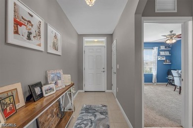 Built in 2018, this highly desirable D.R. Horton *Cali* floor - photo 5