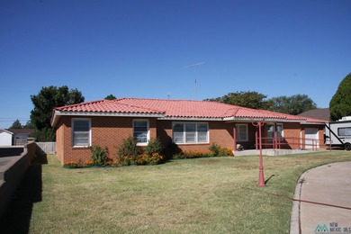 2537 sq ft of office building with handicap ramps and doors