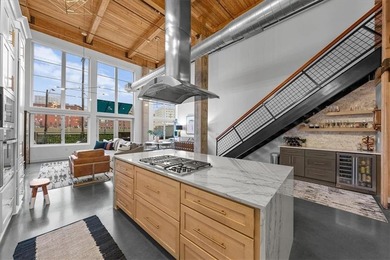 Exceptional luxury living in the heart of the River Market at - photo 3