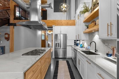 Exceptional luxury living in the heart of the River Market at - photo 4