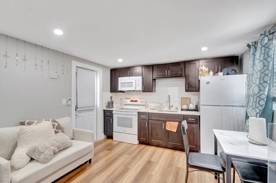 IMMEDIATE INCOME-PRODUCING GEM GENERATING $4,400/MONTH & JUST 1 - photo 53