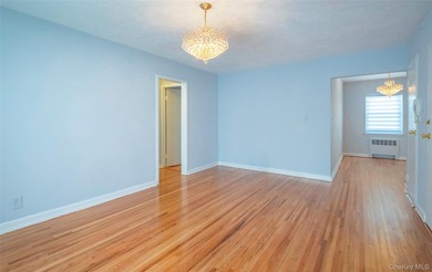 Newly renovated- move-in ready one-bedroom. Facing a garden view - photo 10